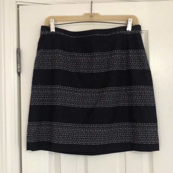 Ann Taylor LOFT Black and White Pencil Mini Skirt Size 8 Lined Classic Career - Picture 1 of 5